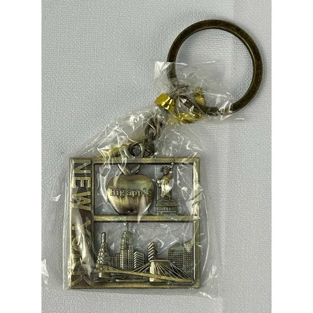 Vintage New York Souvenir Keychains Lot 3 Apple Heart Skyline Statue Liberty